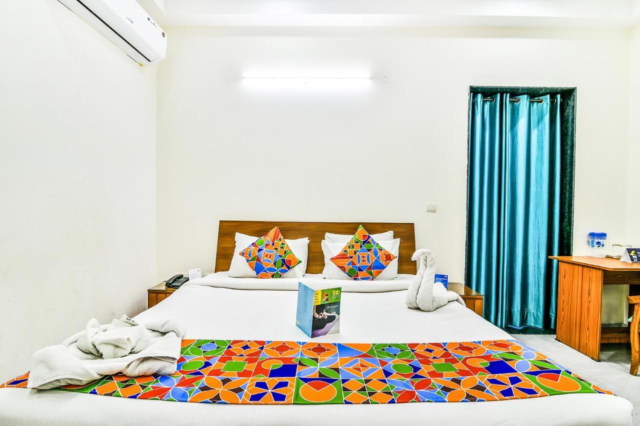 Fabhotel Merriment Noida Exterior photo