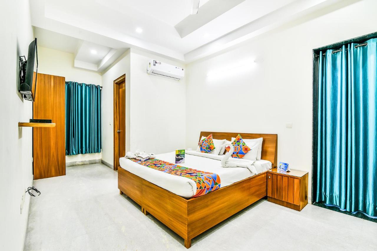 Fabhotel Merriment Noida Exterior photo